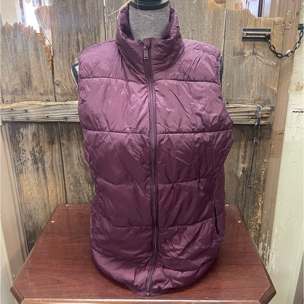 Women’s purple Xersion vest